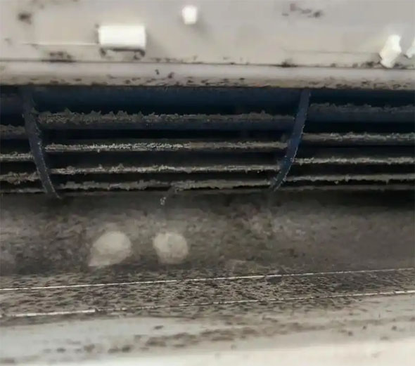 牧野空调吹的风有股烧焦味是怎么回事